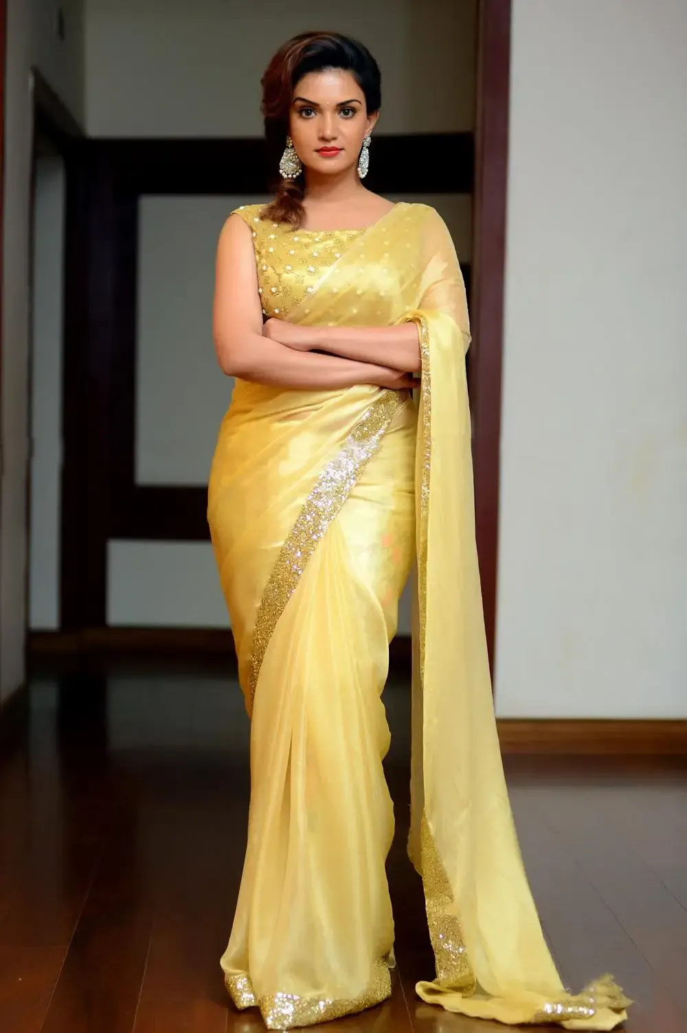 BOLLYWOOD ACTRESS HONEY ROSE IN TRADITIONAL YELLOW SAREE 5